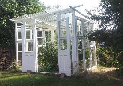 Im Gewächshaus überwintern deine Pflanzen geschützt vor der Kälte