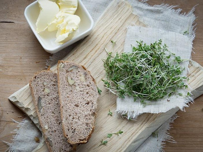 Kressebrot - einfach, aber schmackhaft Butterbrot mit Kresse