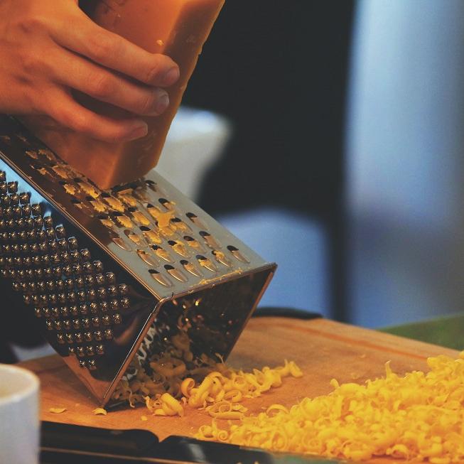 Bienenwachs reiben für DIY Projekt