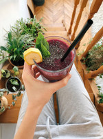 Mit dem Beerensaft startest du frisch in den Tag Mit dem Beerensaft startest du frisch in den Tag